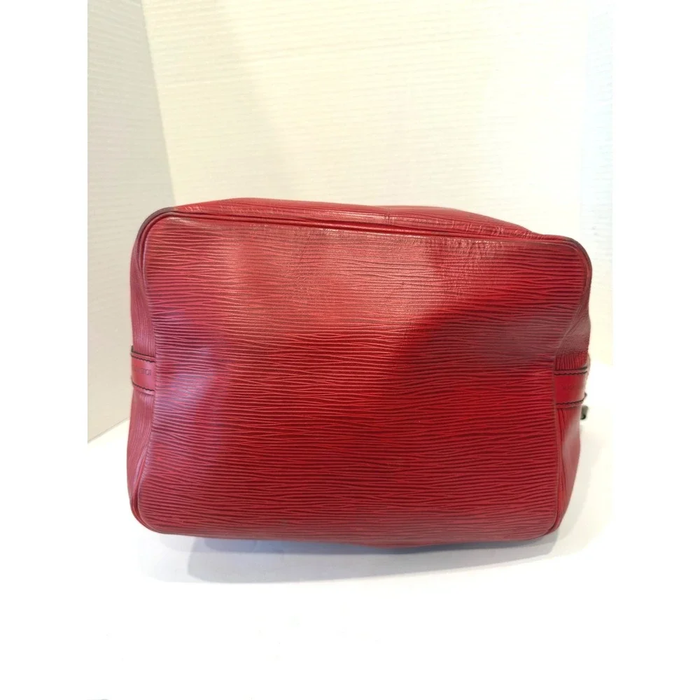 Authentic Louis Vuitton‎ Red Epi Leather Drawstring Noe Bucket Shoulder Bag